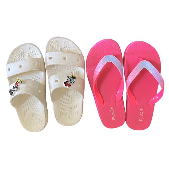 Crocs White Two Strap Slip-on Sandals with Disney Jibbitz & Flip Flops Size 2 - Picture 1 of 6